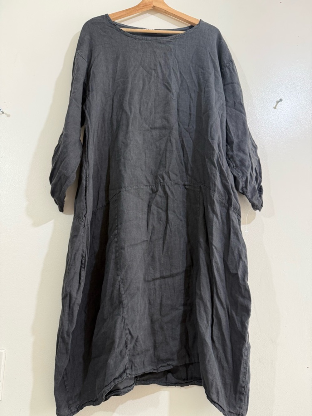 SAGA Relaxed Long Sleeve Linen Dress in Charcoal Gray